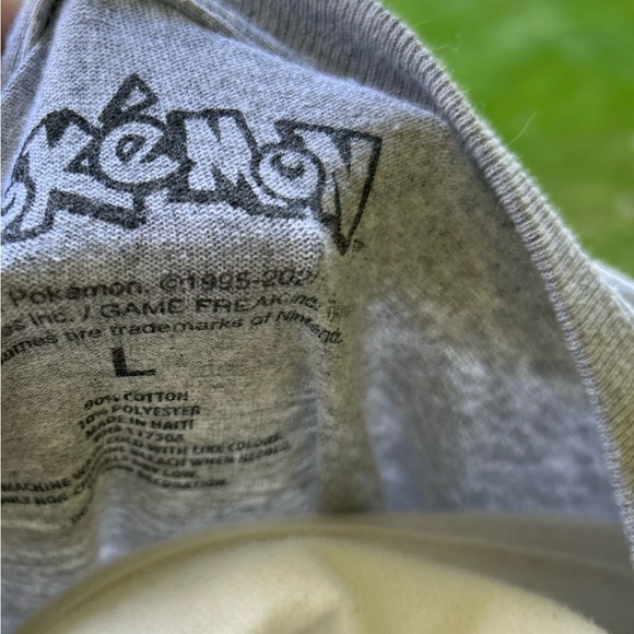 Pokemon Gray Pikachu Short Sleeve Tee-size large - Picture 3 of 4